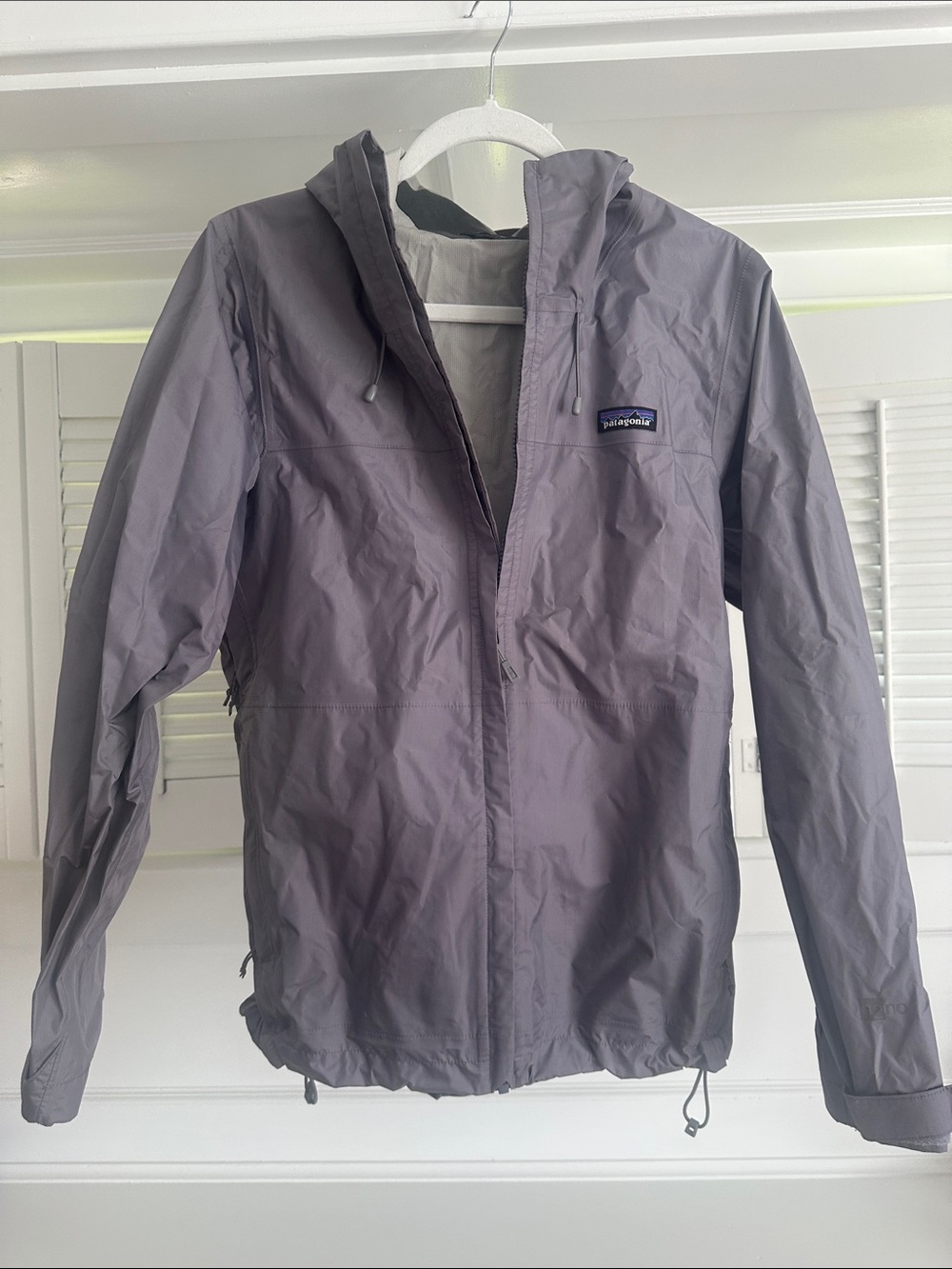 Patagonia Lightweight Gray/Lavender Hooded Shell Jacket